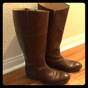 Beautiful brown leather Enzo boots